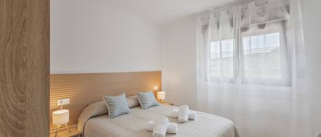 2 habitaciones, tabla de planchar con plancha, wifi y ropa de cama