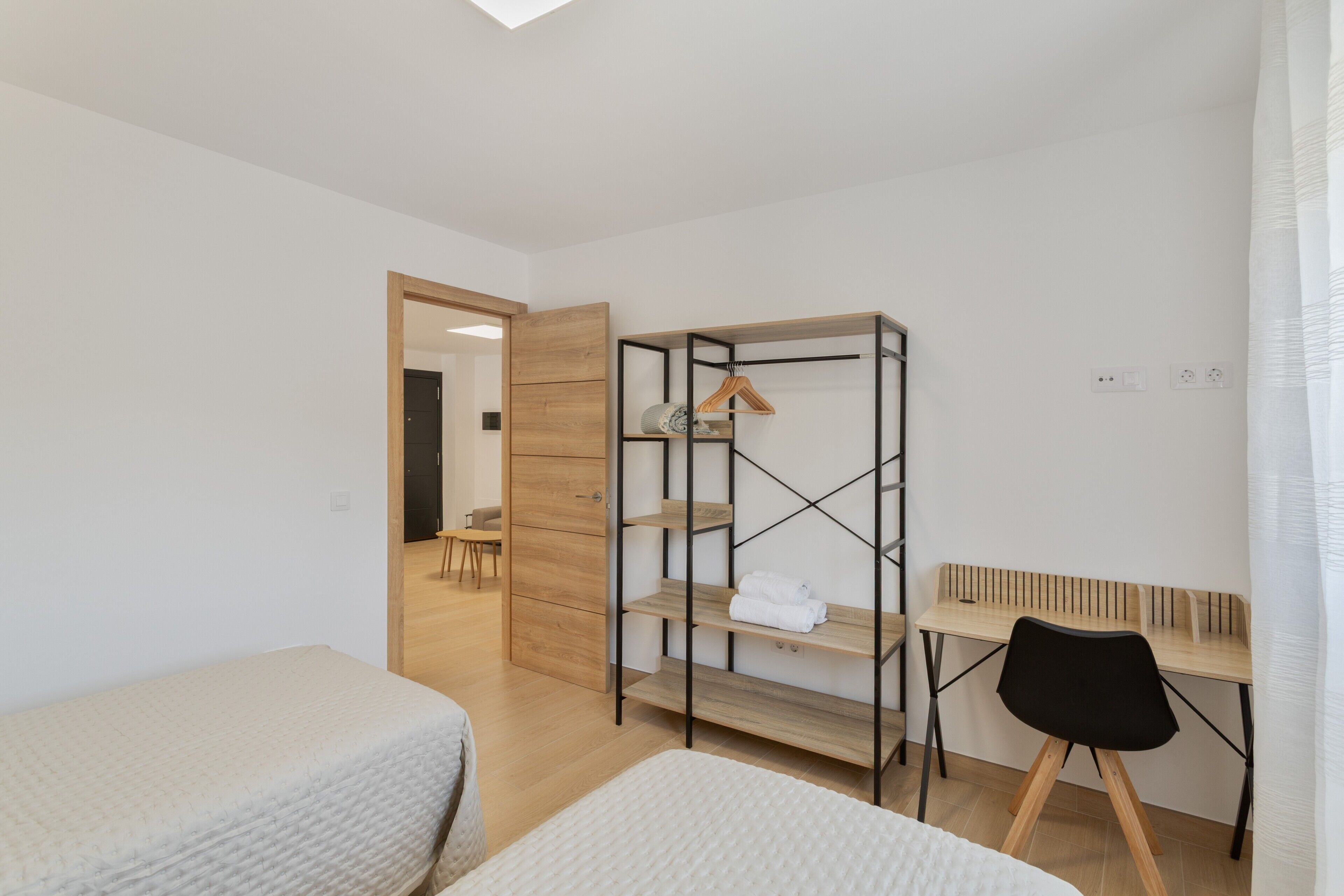 2 slaapkamers, een strijkplank/strijkijzer, wifi, beddengoed