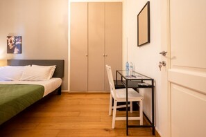 3 bedrooms, bed sheets