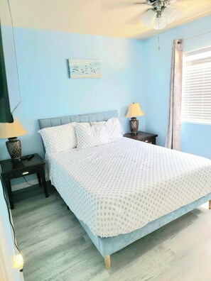 2 chambres, fer et planche à repasser, Wi-Fi, draps fournis