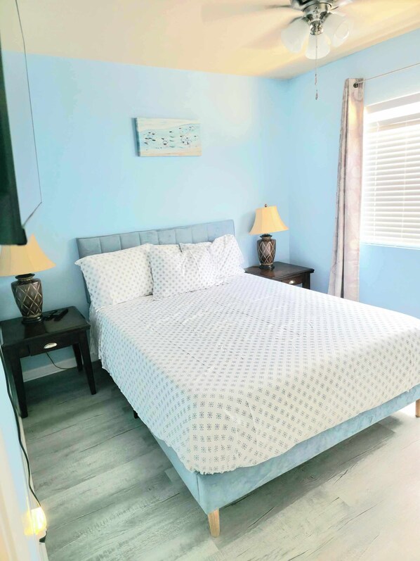 2 bedrooms, iron/ironing board, WiFi, bed sheets