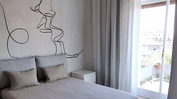 Familienapartment, Meerblick | Verdunkelungsvorhänge, schallisolierte Zimmer, Bügeleisen/Bügelbrett