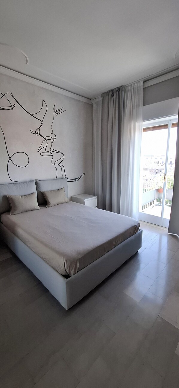 Family Condo, Sea View | Blackout drapes, soundproofing, iron/ironing board, free WiFi - Damablu  (Catania)