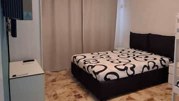 Blackout curtains, soundproofing, iron/ironing board, free WiFi