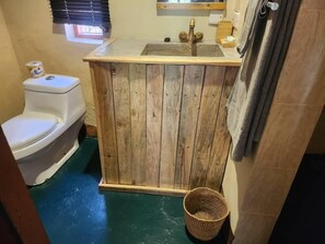 Standard Double or Twin Room, Garden View | Bathroom - Mwitongo Lodge (Butiama)