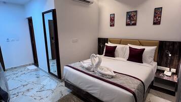 Chambre Double Standard | Coffres-forts dans les chambres, fer et planche à repasser