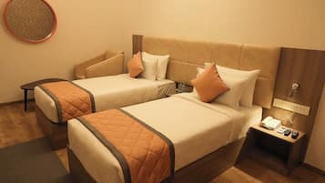 Standard Twin Room | In-room safe, iron/ironing board, free WiFi