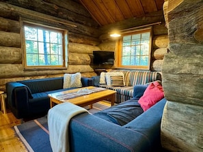 Standard Cottage, Multiple Beds | Living area