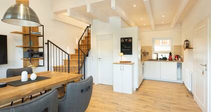 Apartment 'Verschnuufeckli' with Balcony and Wi-Fi