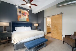 2 Schlafzimmer, Schreibtisch, Bügeleisen/Bügelbrett, WLAN