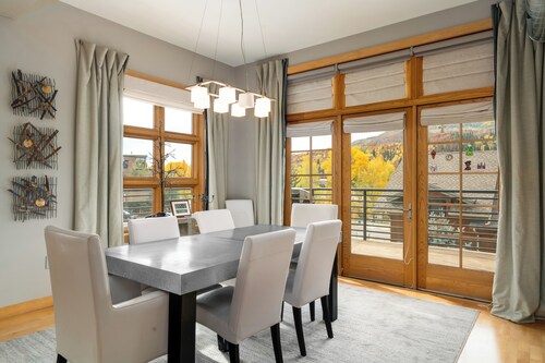 Sunsational Views at this Alpenglow Property, Spacious, Ski Area Locker