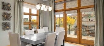 Sunsational Views at this Alpenglow Property, Spacious, Ski Area Locker