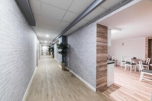 Fridge, microwave, stovetop, dishwasher - HOSTEL FILIP (Gdańsk)