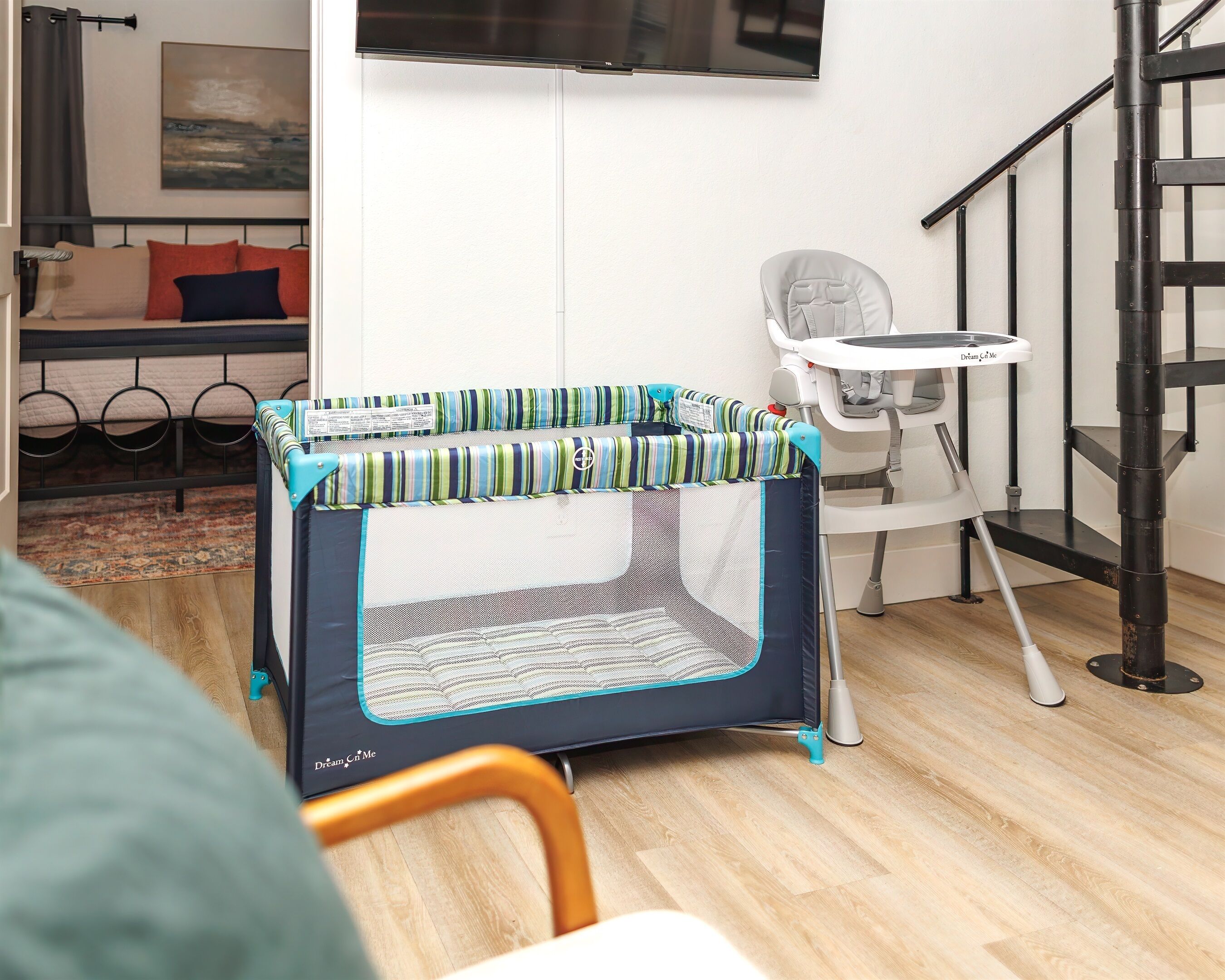 2 soverom, strykejern/-brett, reiseseng for barn og wi-fi (inkludert)