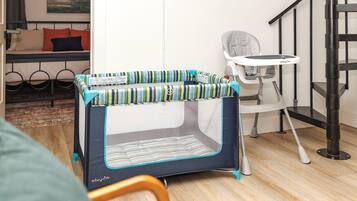 2 bedrooms, iron/ironing board, travel cot, free WiFi