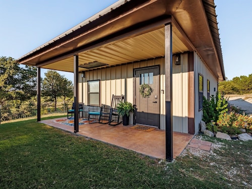 Secluded Country Escape + Hot Tub