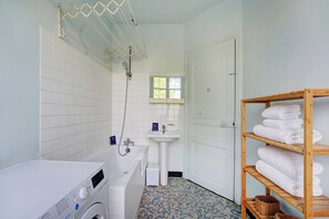Apartment | Bathroom