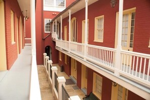 Property grounds - 2 Bedroom with 2 Bathroom New Orleans Suite with Kitchenette & Walkable Location (New Orleans)