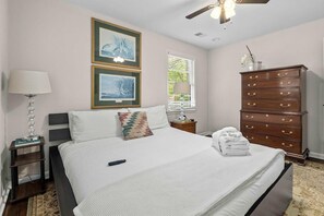 2 chambres, fer et planche à repasser, lit parapluie, Wi-Fi