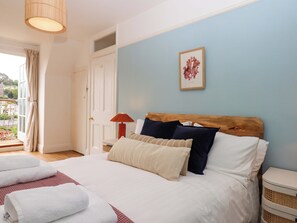 3 bedrooms, individually decorated, individually furnished, free WiFi