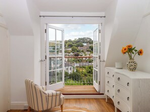 Interior - The Porthole (Plymouth)