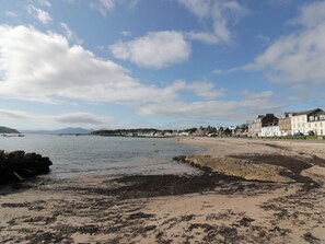 Beach nearby - Cosy In (Isle of Cumbrae)