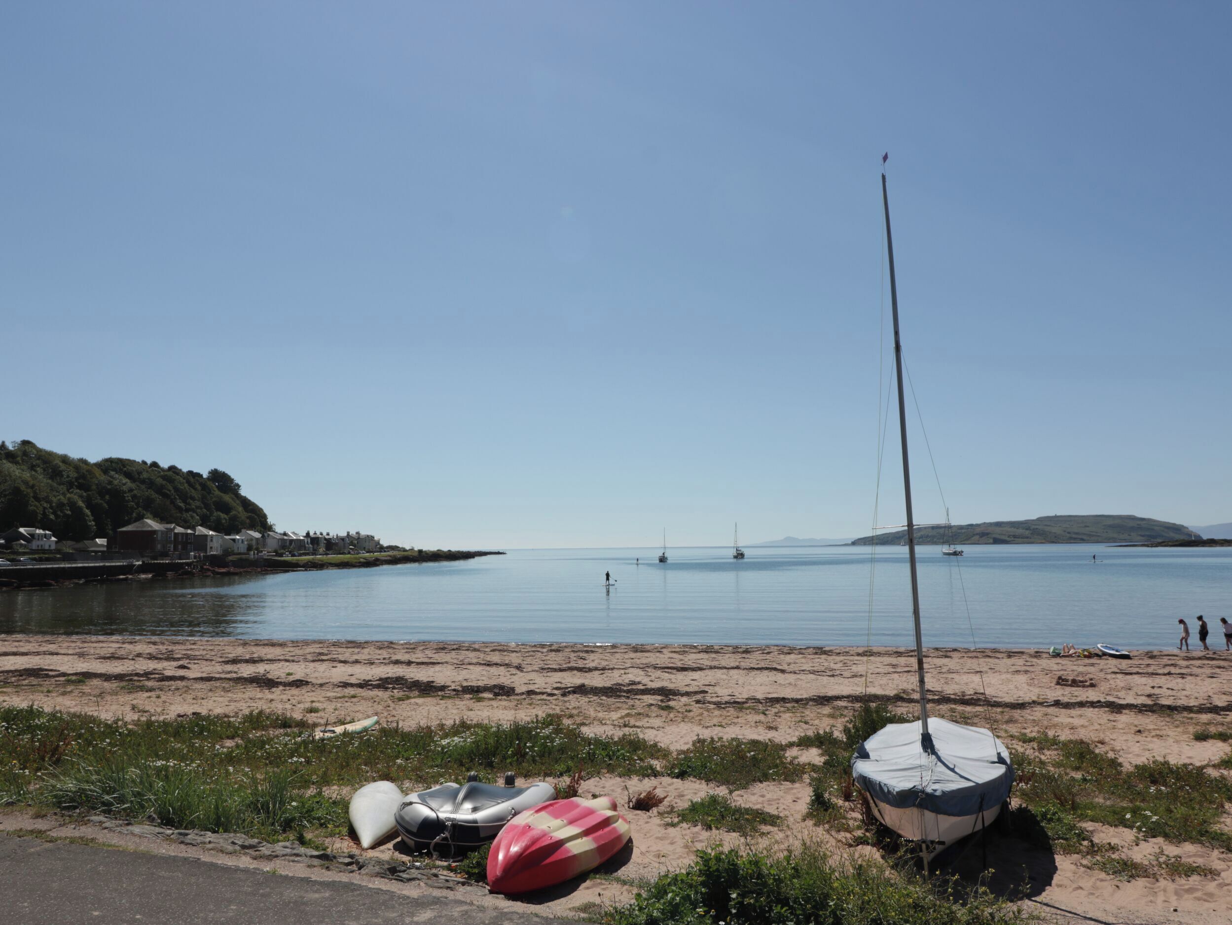 بالقرب من الشاطئ