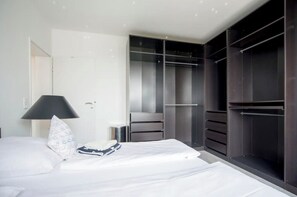 3 chambres, fer et planche à repasser, accès Internet, draps fournis