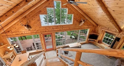Private beach house in charming Pound on a clear, sandy full rec lake