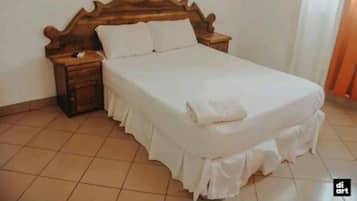 5 dormitorios, tabla de planchar con plancha, Internet