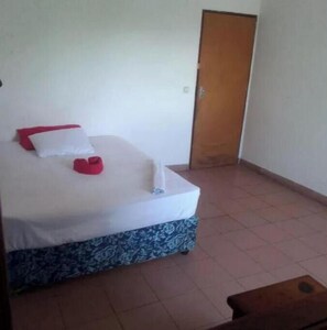 5 bedrooms, iron/ironing board, internet