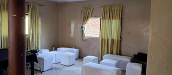 Refúgio Tranquilo com Toques Locais – Ideal para Relaxar e Recarregar