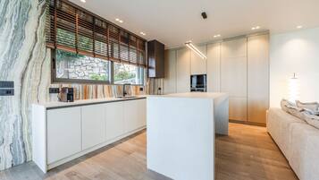 4 bedrooms