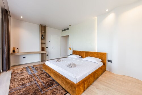 Lake Whisper Villa in Shkoder