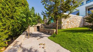 House, Smoking | 4 bedrooms