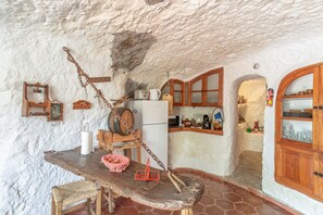 Dining - 'La Solana' with mountain views, private garden and Wi-Fi (Gáldar)