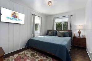 3 bedrooms, travel cot, WiFi, bed sheets