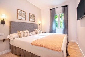 Apartment (3 Bedrooms) | Iron/ironing board, free WiFi, bed sheets - Spectacular Apartment in Santa Cruz . Aire I (Seville)