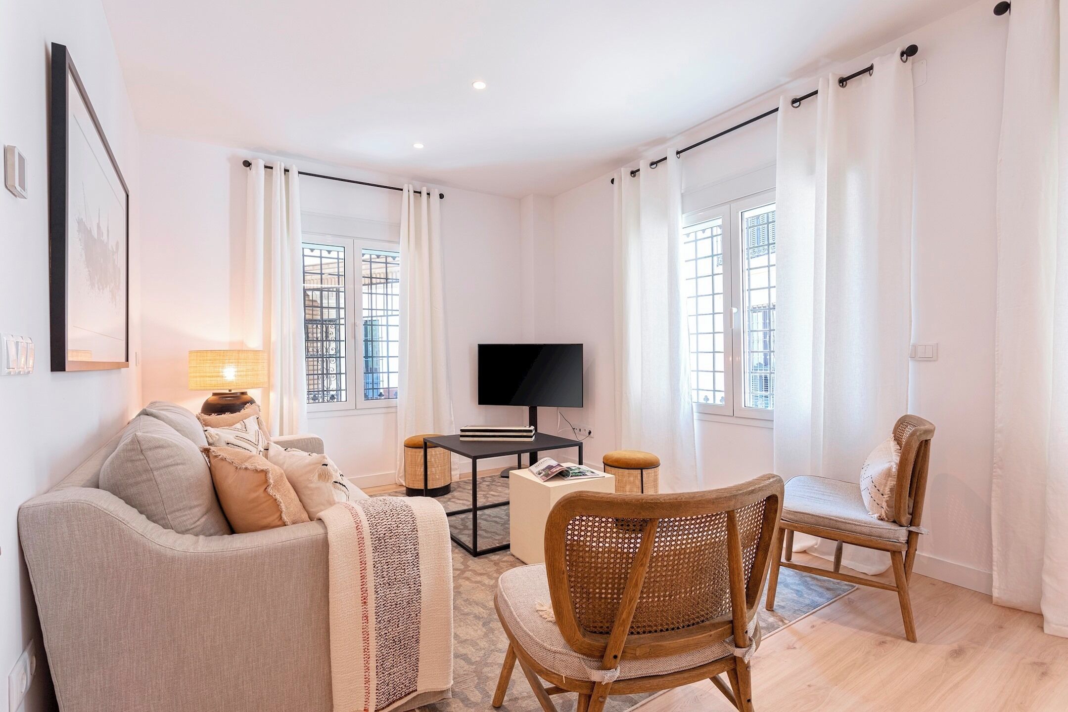 Departamento (3 Bedrooms) | Sala de estar | Televisión 