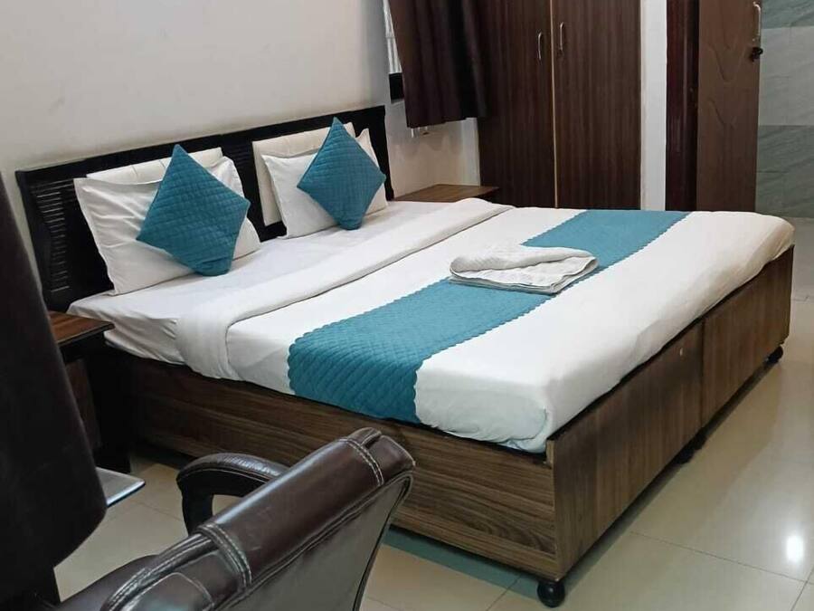 Deluxe Double Room | Free WiFi