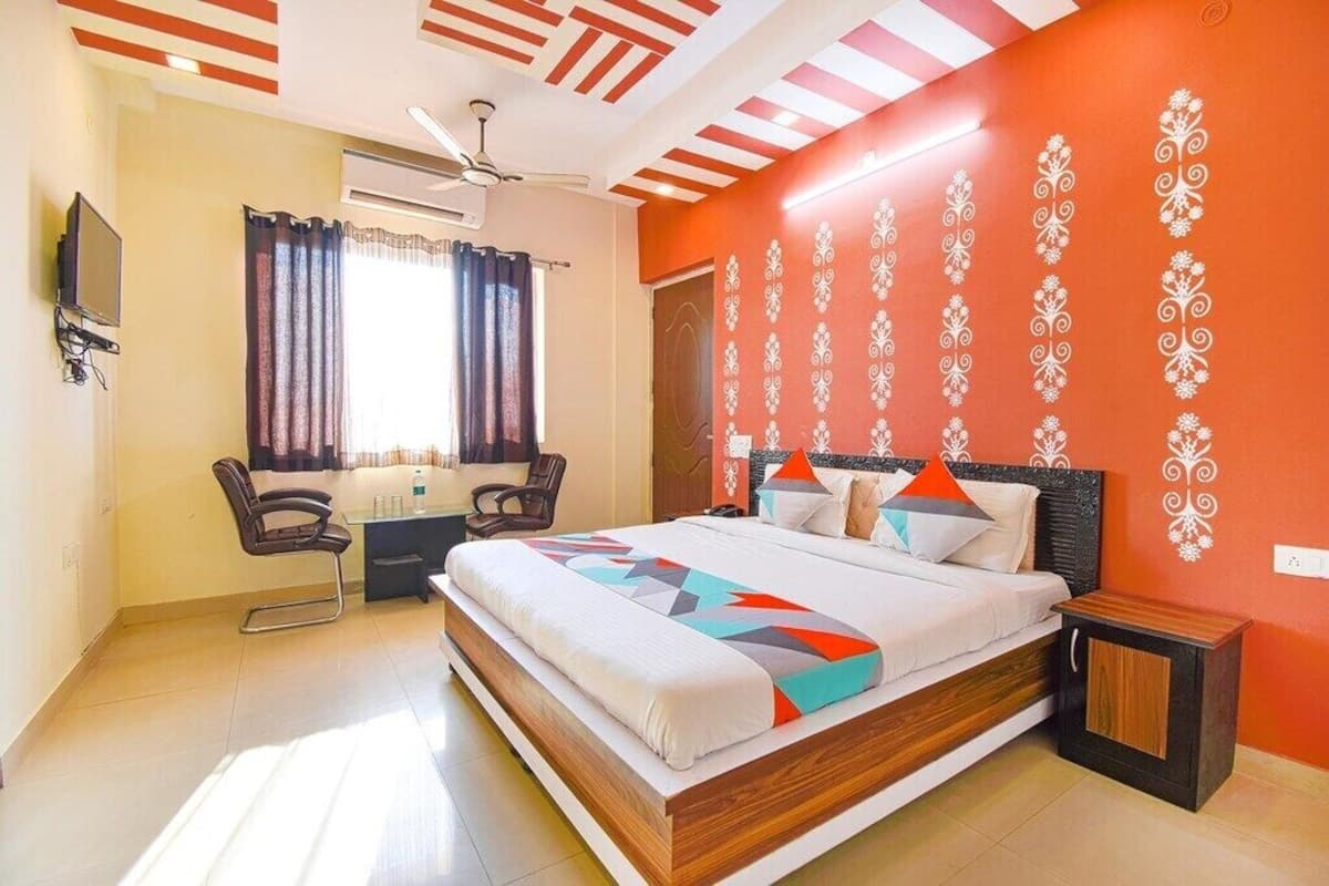 Family Room, Balcony | Free WiFi