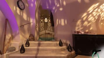 Sauna, bain à remous, hammam, massages