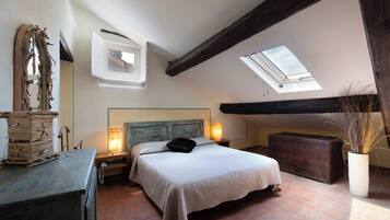 Minibar, free cribs/infant beds, free WiFi, bed sheets