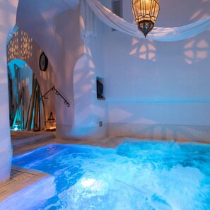 Sauna, hot tub, steam room, massages