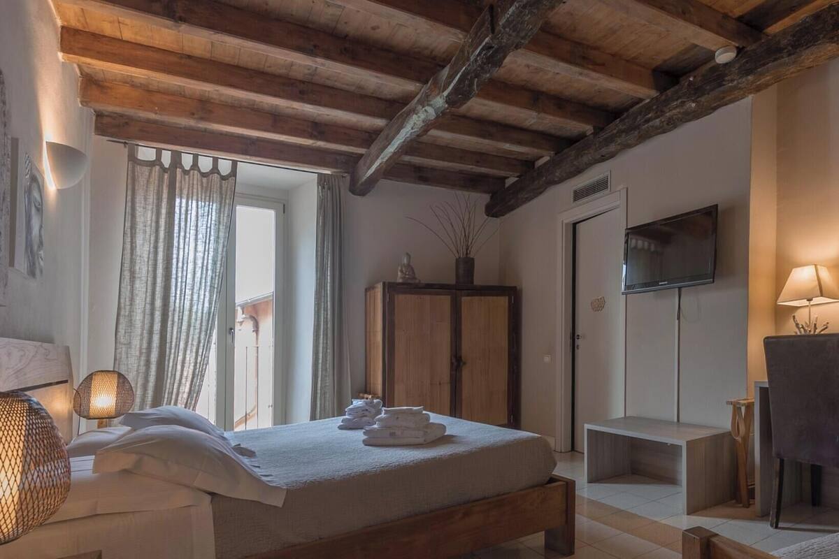 Minibar, lits bébé (gratuits), Wi-Fi gratuit, draps fournis