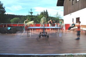 Outdoor dining - Apartment '3' with Shared Terrace, Balcony and Wi-Fi (Dachsberg (Südschwarzwald))