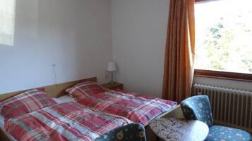 1 habitación, wifi y ropa de cama