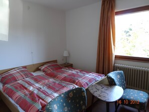 1 bedroom, WiFi, bed sheets - Apartment '3' with Shared Terrace, Balcony and Wi-Fi (Dachsberg (Südschwarzwald))