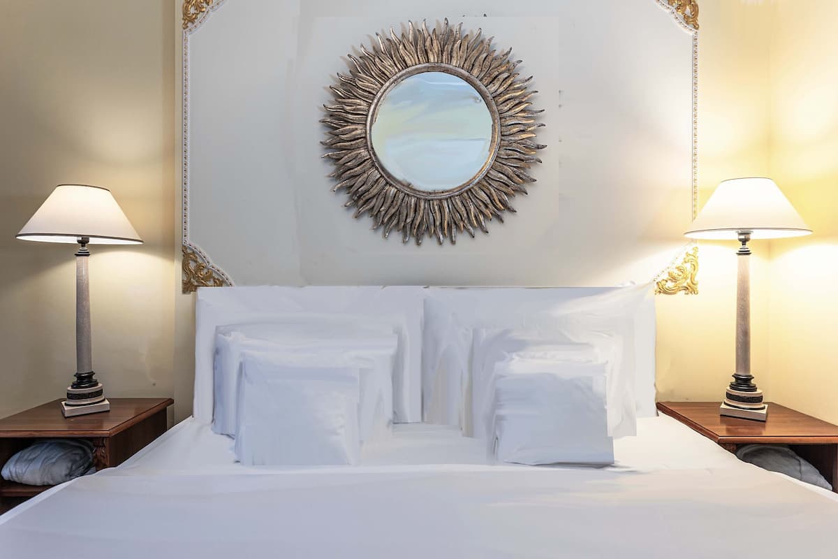 Ropa de cama hipoalergénica y minibar