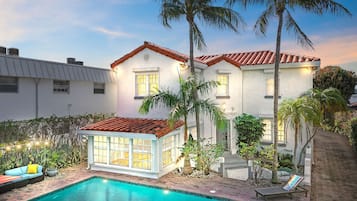 Rumah | 4 kamar tidur